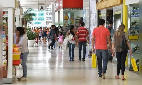 Confiança do comércio cai 1,6% em setembro ante agosto, mostra CNC