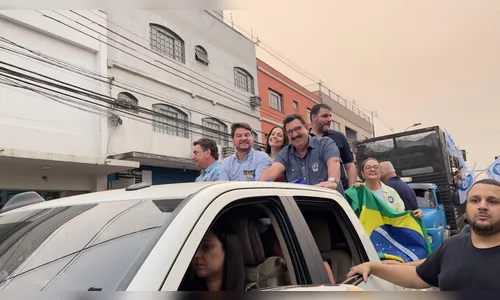Apresentador Ratinho faz carreata em apoio a Rafael Cita em Arapongas