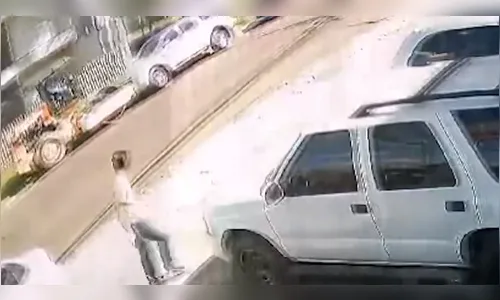 Rolo compressor faz “strike” e atinge cinco veículos no PR; veja