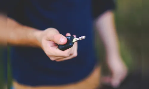 Morador de rua furta chave e tenta extorquir dono em Apucarana