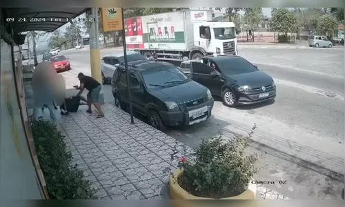Câmera flagra policial sendo baleado após deixar filhos na escola