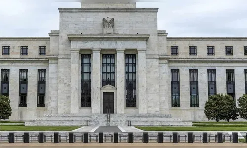 Fed destaca 'maior confiança' de inflação de forma sustentável a 2%