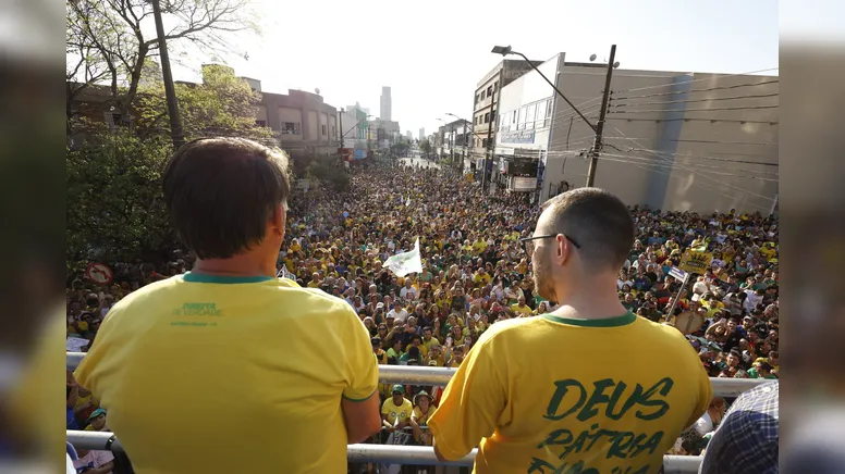 Bolsonaro discursa em Arapongas