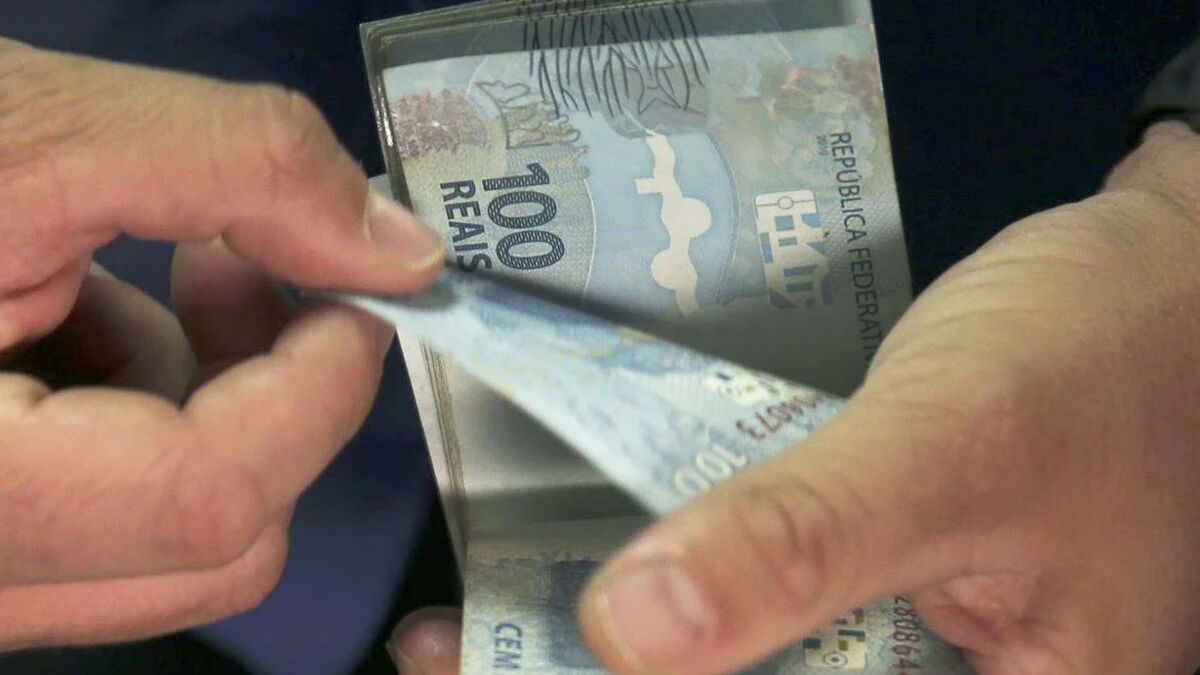 Mulher tem R$ 1,5 mil furtados de casa enquanto estava na igreja