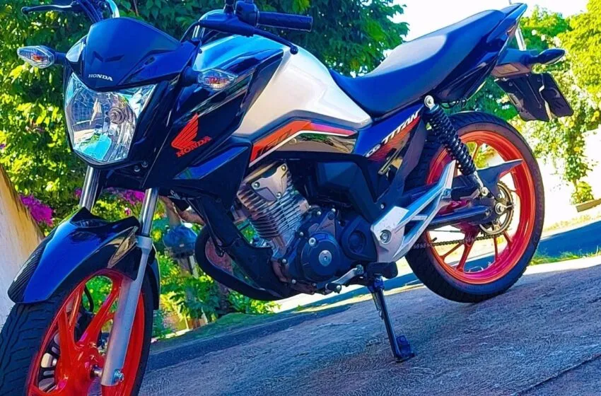 A motocicleta, de placa SEQ5B46, ainda não foi localizada