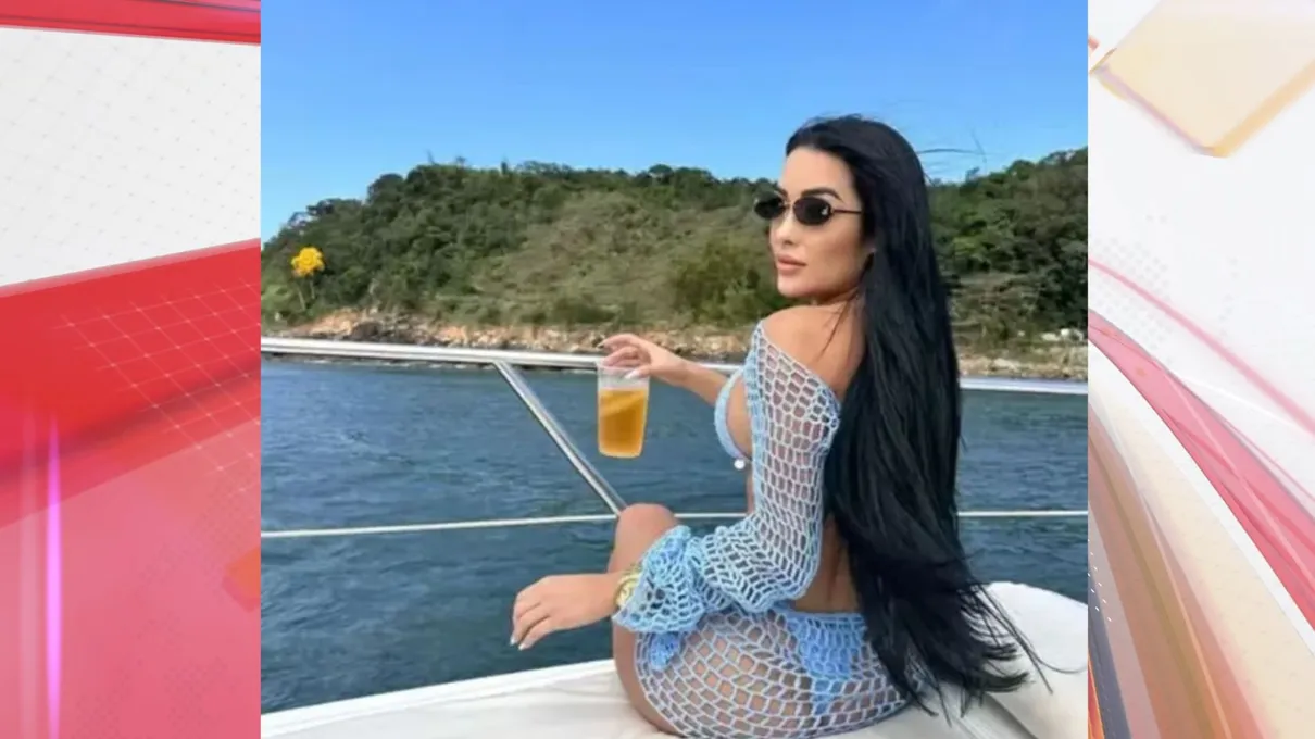 Aline publicou fotos na embarcação nas redes sociais