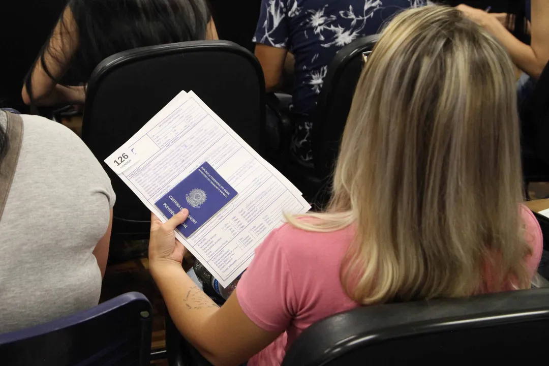 As candidatas devem comparecer portando documento pessoal com foto e carteira de trabalho física ou digital