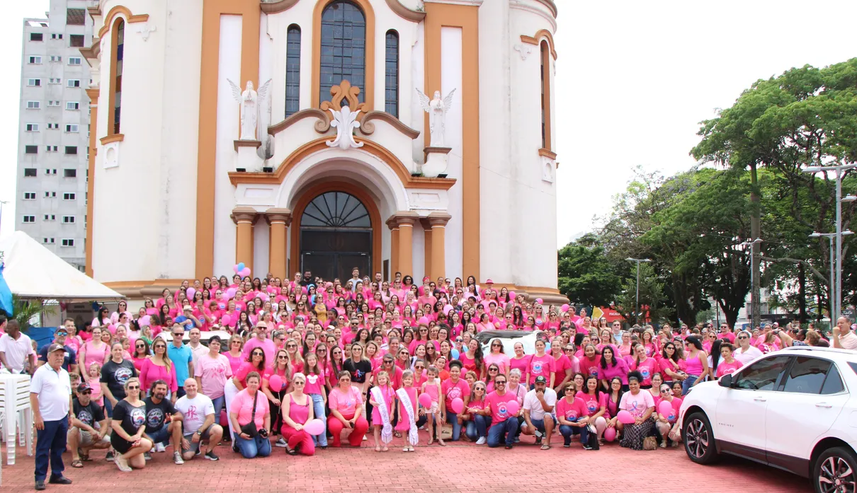 Carreata é alusiva ao "Outubro Rosa"