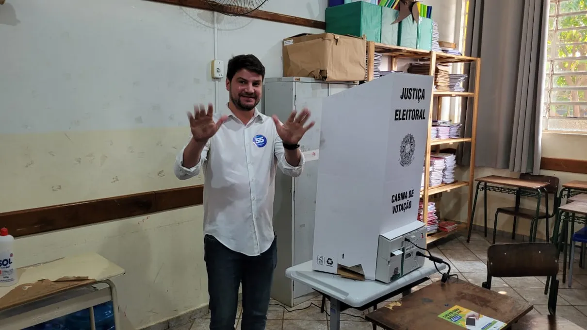 Cita após votar em Arapongas