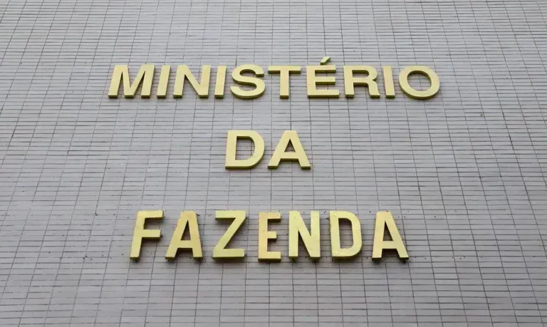 Fazenda: dedução de bancos gera arrecadação