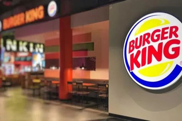 Funcionara do Burger King e demitida