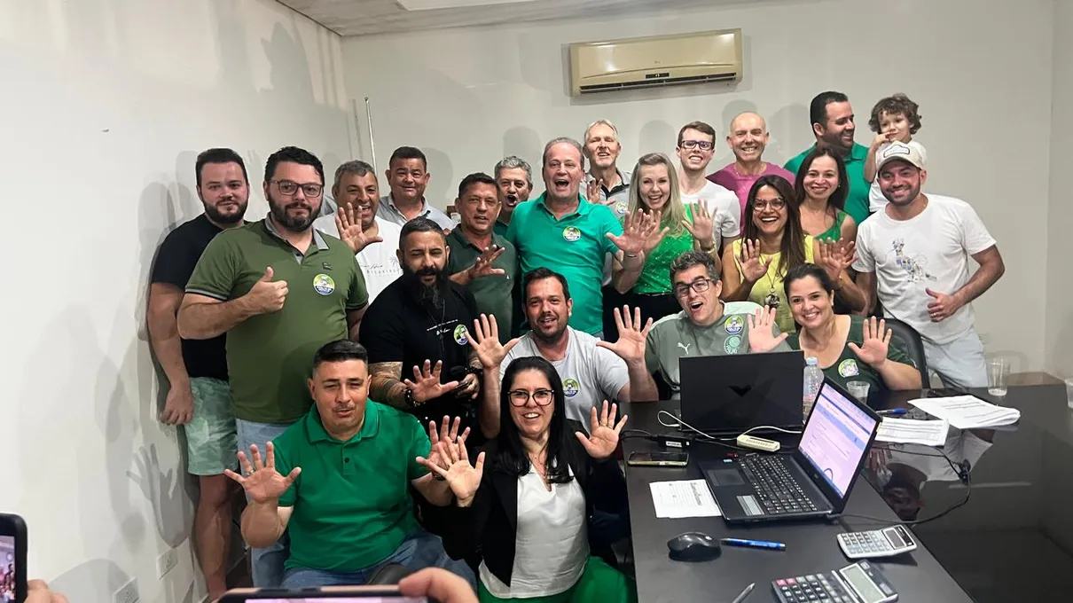 Gil comemora vitória com a equipe