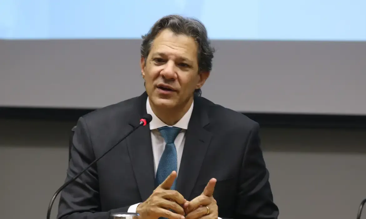 Haddad diz que conversas sobre gastos avançam sem veto de Lula