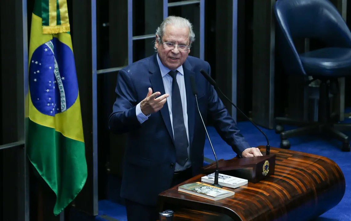 José Dirceu em visita feita ao Congresso em abril deste ano