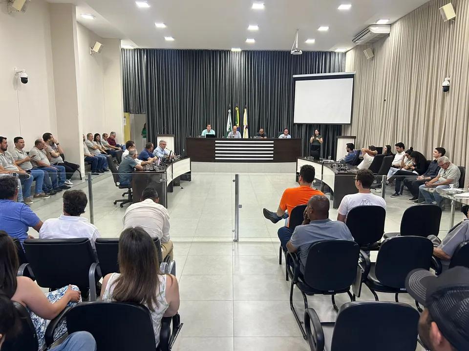 Sessão teve a presença do prefeito eleito Rodolfo Mota