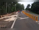 Caminhoneiro sofre acidente em frente ao posto da PRE na região