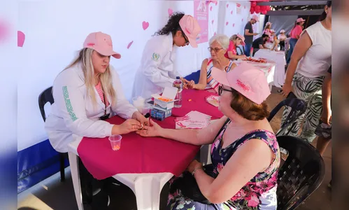 Apucarana realiza ações de saúde e conscientização no Outubro Rosa