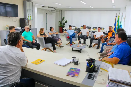 A recepção, com café da manhã, aconteceu no gabinete