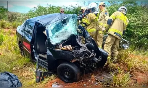 Três pessoas morrem após grave acidente entre dois carros no Paraná