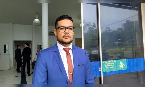 Prefeito e comissionados são ouvidos em audiência no Fórum Eleitoral