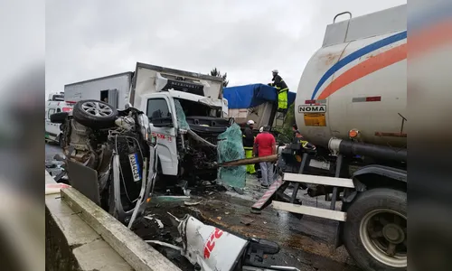 Engavetamentos na BR-277 deixam um morto e sete feridos no PR