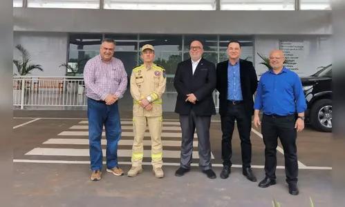 Comandante dos Bombeiros e Beto Preto visitam o Hospital da Acea