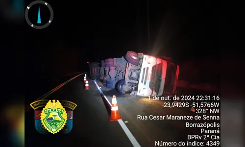Caminhoneiro fica ferido após veículo tombar na PR-272 no Vale do Ivaí