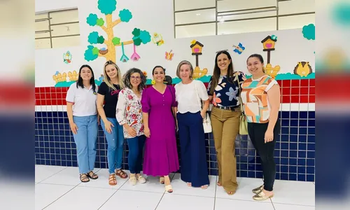 Comitiva de Campo Mourão conhece rede de educação de Apucarana