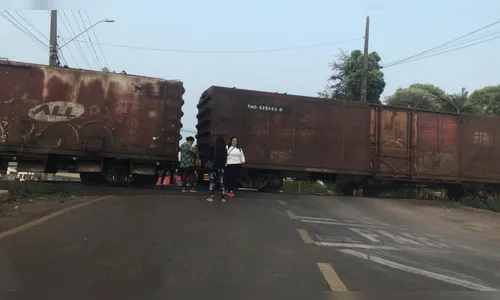 Trem leva mais de 300 metros até parar totalmente em caso de acidente