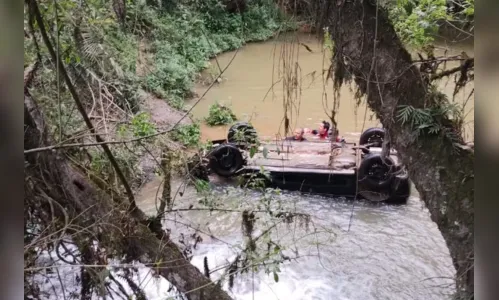 Corpos de jovem e adolescente são encontrados em carro submerso no PR
