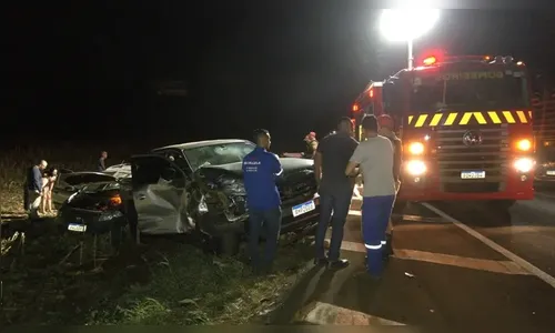 Quatro pessoas ficam feridas em grave acidente na PR-445