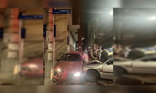 Motorista suspeito de estar armado foge e fica ferido após acidente