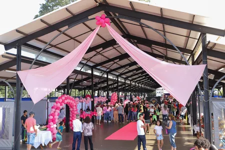 Espaço das Feiras estará decorado em menção ao Outubro Rosa