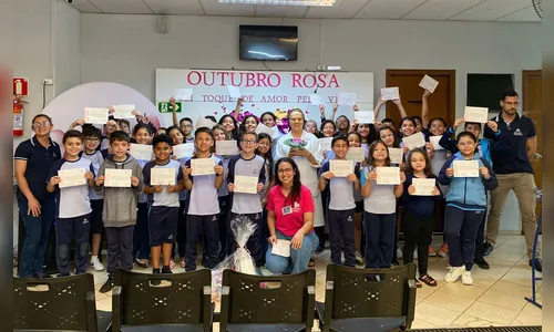 Alunos da Escola Adventista emociona pacientes em tratamento de câncer