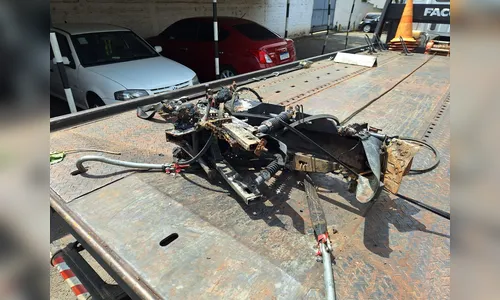 Empresário encontra chassi de moto ao esvaziar represa em Apucarana