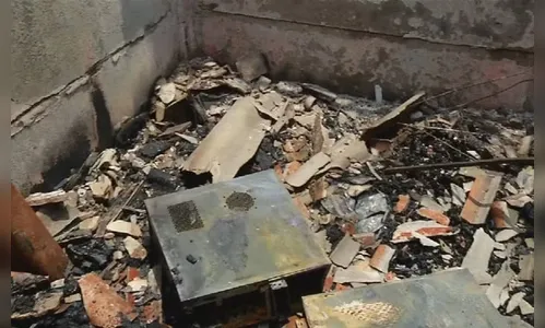 Criança autista salva família de incêndio que destruiu residência