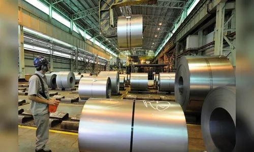 Indústria de transformação recua 0,3% em agosto, revela IBGE