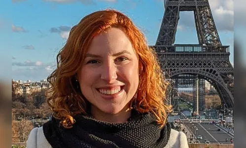 Quem é a influenciadora digital brasileira que morreu em Paris