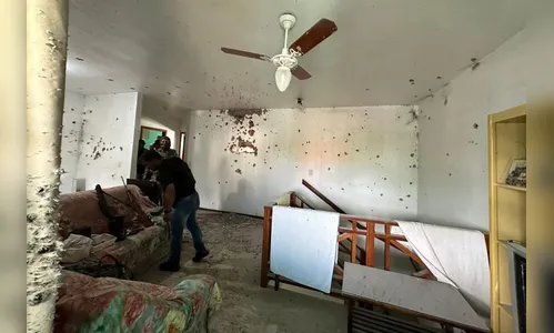 Veja como ficou casa onde atirador matou PMs, pai e irmão no RS; fotos