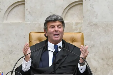 Ministro suspende norma