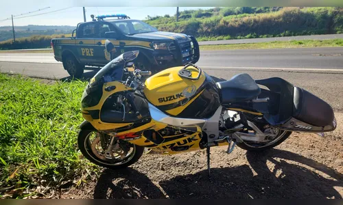 Motociclista fica ferido ao ser atingido por caminhão no Contorno Sul