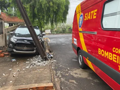 Mulher foi socorrida pelo Siate, do Corpo de Bombeiros