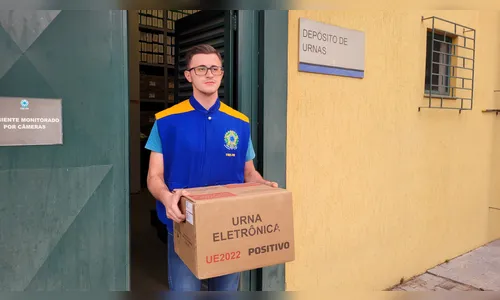 Urnas são levadas neste sábado (5) para locais de votação em Apucarana