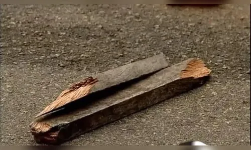 Mulher danifica carro a pauladas após discussão com convivente