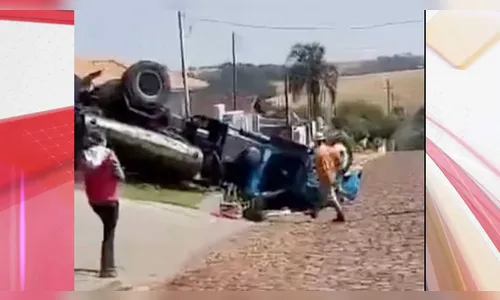 Caminhão desce rua desgovernado e tomba em Manoel Ribas