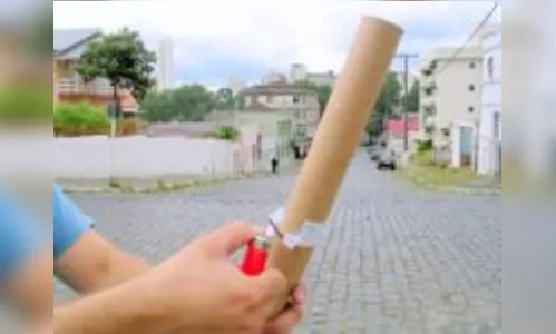 Mulher denuncia maus-tratos a animal após explosão de bomba