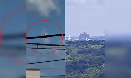 Vídeo mostra momento em que caça da FAB pega fogo e cai