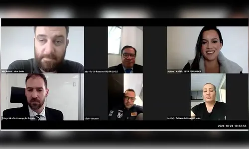 Advogado e cliente tentam enganar juiz; réu se esconde debaixo de mesa