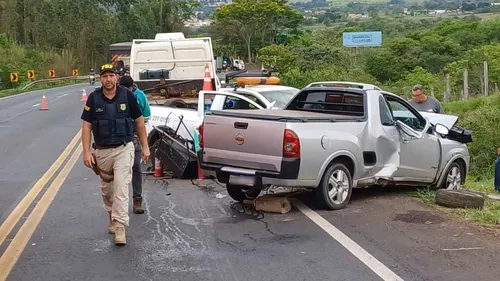 O motorista da picape Montana, de 68 anos, morreu no local