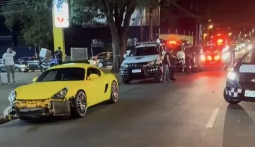 O motorista do Porsche fugiu a pé do local do acidente após deixar o carro em frente a uma farmácia